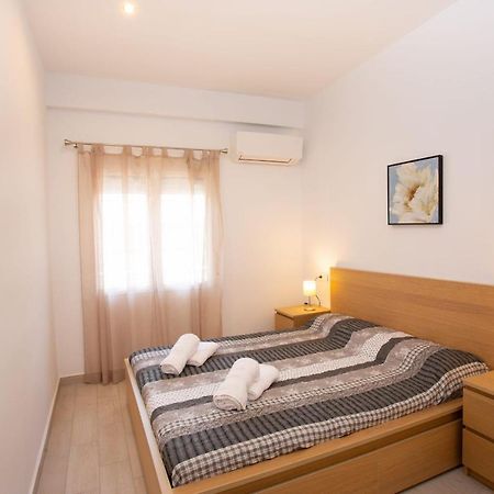 Acogerdor apartmento para 5 personas en el centro de Moraira Bagian luar foto