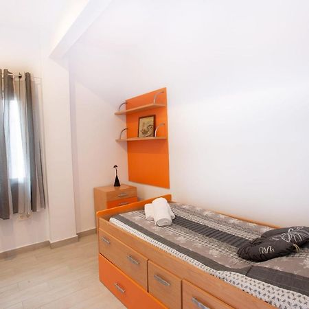 Acogerdor apartmento para 5 personas en el centro de Moraira Bagian luar foto